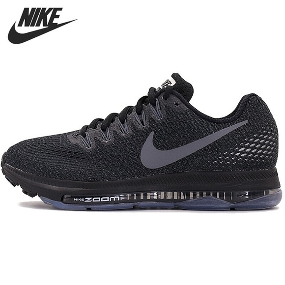Nike Shoes - Nike ZOOM all out low women's sneakers.